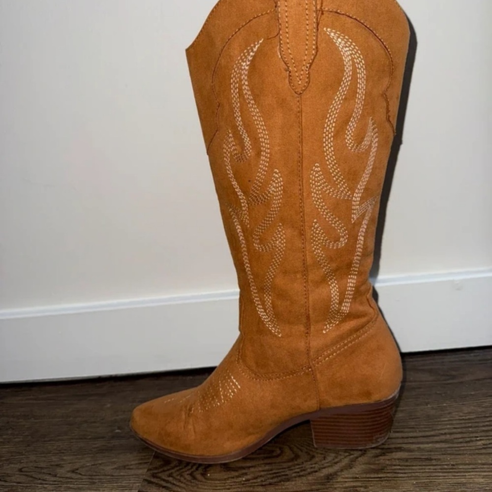 Qupid Tan Suede Western Knee-High Heeled Boots - Picture 4 of 5